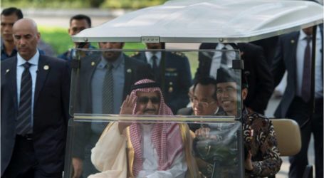 السفارة : الملك سلمان بن عبد العزيز آل سعود في عطلته ببالي