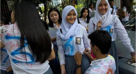 تشجيع الآباء والأمهات بإندونيسيا لمناقشة الثقافة الجنسية مع المراهقين