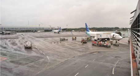 تحقيق فى حادث تصادم بين طائرتين للركاب فى مطار سوكارنو هاتا