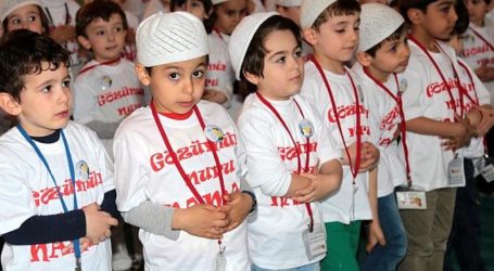 تركيا.. صلاة الضحى تجمع 2600 طفل في إسطنبول