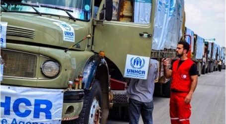 قافلة مساعدات تدخل الرستن وسط سوريا