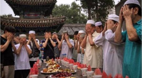 المسلمون الصينيون حريصون على الصيام وأداء التراويح خلال رمضان