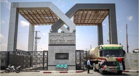 تواصل إدخال شاحنات الوقود المصري إلى قطاع غزة