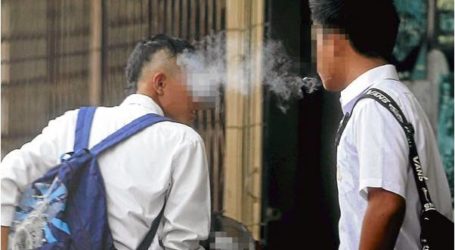 الأطفال الذين يدخنون في إندونيسيا يهددون مستقبل الأمة