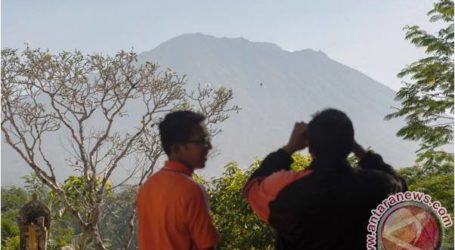 نشاط بركان جبل أغونغ في بالي في الزيادة منذ أوائل الشهر الحالي