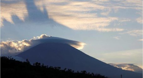 مخاوف انفجار بركان جبل أغونغ في شرق بالي وتحذيرات، من أستراليا وسنغافورة