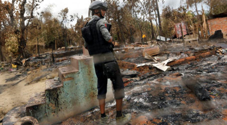 الجيش الميانماري يجمع جثث الأشخاص مسلمي أراكان و يحرقها