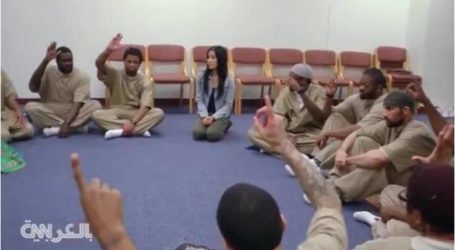 هذه الأسباب على إقبال كبير على اعتناق بالإسلام داخل السجون الأمريكية