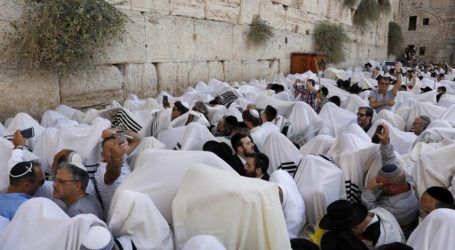 مئات المستوطنين اليهود يقتحمون الأقصى في عيد  العرش اليهودي