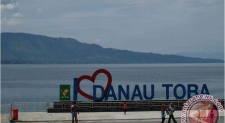 تطوير منطقة بحيرة توبا إلى وجهة سياحية عالمية في إندونيسيا