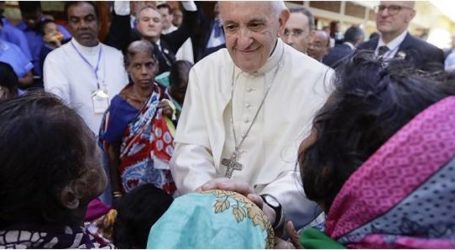بابا الفاتيكان يطلب العفو من لاجئي الروهينغا