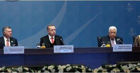 القمة الإسلامية في إسطنبول: عباس لا نقبل بدور أميركي في عملية السلام.. وأردوغان: القدس عاصمة لفلسطين فقط