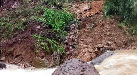 انهيار الأرضي يعزل قريتين في شرق مانغاراي