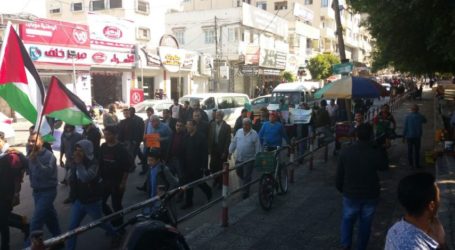 مسيرة للفصائل بغزة تطالب بإنجاح المصالحة وإنهاء العقوبات