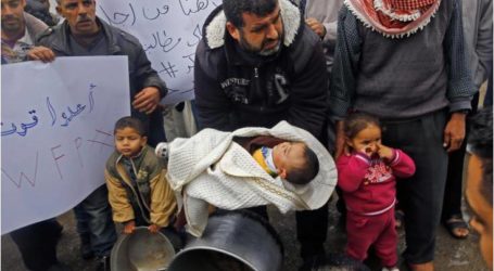 تظاهرة تطالب الامم المتحدة بإنقاذ الوضع الانساني بقطاع غزة