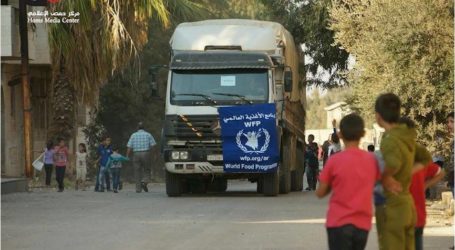 قافلة مساعدات أممية في طريقها إلى إدلب السورية