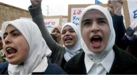 الخارجية البريطانية في مأزق بسبب الحجاب