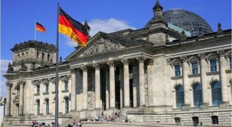 مفوض الدفاع في البرلمان الألماني يطالب بتعيين أئمة لخدمة الجنود المسلمين