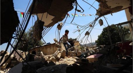 الاحتلال الاسرائيلي يخطر بهدم 20 منزلا في قرية العقبة شرق طوباس