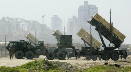 الحوثي يطلق صاروخا حوثيا نحو نجران