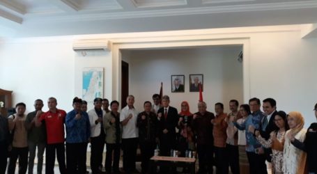 السفير الفلسطيني يقابل قادات الأديان في إندونيسيا