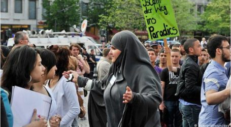 استطلاع: 73% من الامان ضد حظر هجرة المسلمين إلى ألمانيا