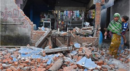 إندونيسيا.. متضررو الزلزال يعانون صعوبات في توفير مستلزماتهم