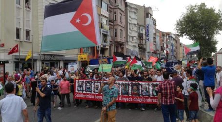 إسطنبول.. وقفة ضد العدوان الإسرائيلي وصلاة الغائب على شهداء غزة