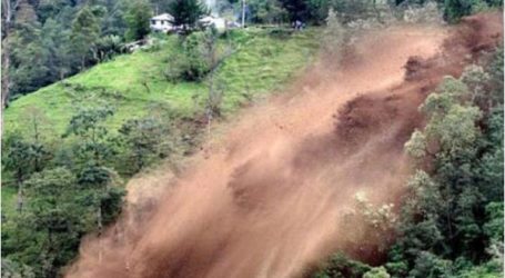 مصرع سبعة أشخاص بسبب الانهيار الأرضي بإقليم سومطرة الشمالية