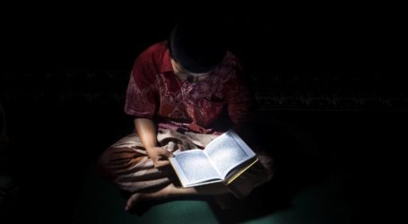 جنوب جاكرتا تطلق برنامج تلاوة القرآن الكريم بعد صلاة المغرب لجذب المراهقين إلى المساجد
