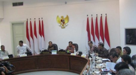 الرئيس الإندونيسي يرأس جلسة حول مشروع قانون النفط والغاز