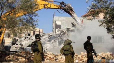 الاحتلال الإسرائيلي يهدم 3 منازل ومخزن بالقدس