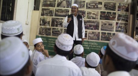 أطفال لاجئي أقلية الروهنغيا المسلمة يطلبون العلم في ماليزيا