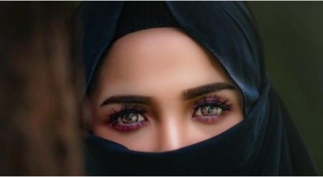 لهذا تلبس النساء غير المسلمات في أوروبا الحجاب
