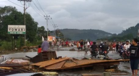 البحث مستمرعن ضحايا الفيضانات في سنتاني ، بابوا