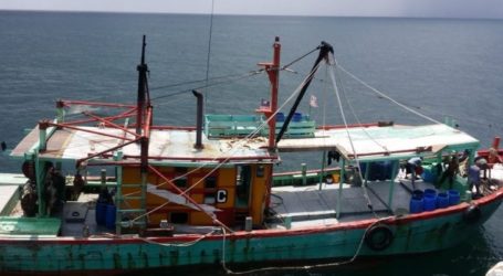 وزارة مصايد الأسماك الإندونيسية تحتجز قوارب صيد أخرى يرفع العلم الماليزي