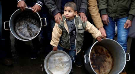 في يومهم العالمي.. الفقر والبطالة شبحٌ يلاحق عمّال غزة (تقرير)