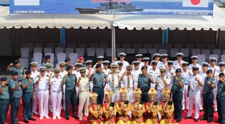سفينة حربية يابانية تعقد زيارة فخرية لإندونيسيا