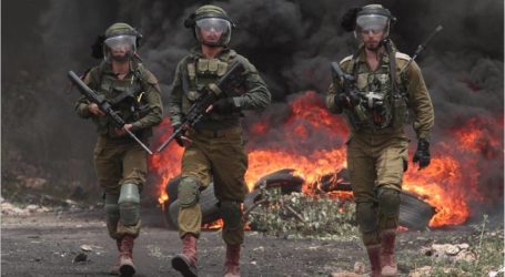 حالات اختناق خلال مواجهات عنيفة بين فلسطينيين وجيش الإحتلال
