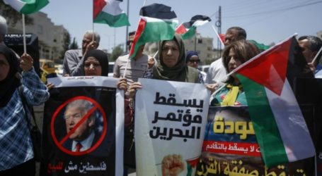 جماهير قطاع غزة تنظم فعاليات جمعة “فليسقط مؤتمر البحرين”