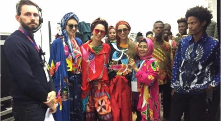 ملابس الباتيك الإندونيسية في معرض المنسوجات والملابس والأحذية  تجذب سكان جنوب إفريقيا