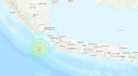 زلزال إندونيسيا يثير تحذيرات من كارثة تسونامي وإخلاء المنتجعات بعد زلزال قوي بلغت قوته 7 درجات