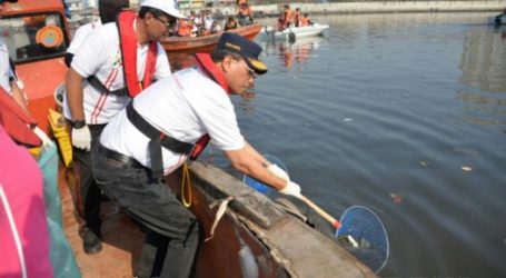 الوزير: تلتزم وزارة النقل بإزالة الأنقاض من البحر