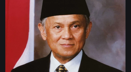 وفاة رئيس إندونيسيا الثالث ب. حبيبي عن عمر 83 عامًا
