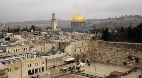 فلسطين تندد بتوقيف “إسرائيل” طاقم تلفزيونها الرسمي في القدس