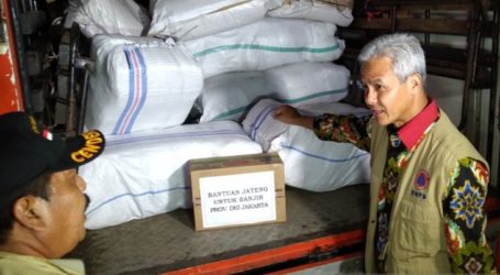 جاوة الوسطى ترسل حزم مساعدات إلى ضحايا الفيضانات والانهيارات الأرضية في بانتن وجاكرتا وجاوة الغربية