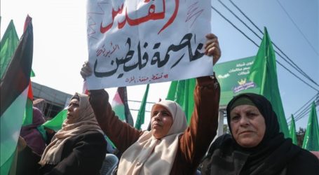 غزة.. نساء ينددن بـ صفقة القرن