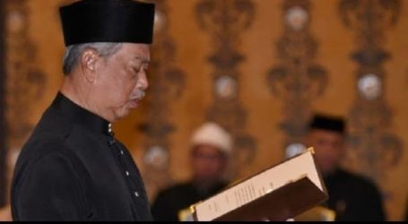 رئيس الوزراء الماليزي الجديد يؤدي اليمين الدستورية