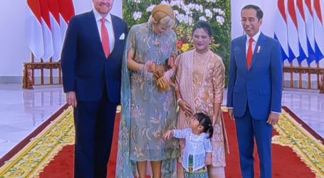 الرئيس جوكووي والسيدة الأولى وحفيدتهما  يرحبون بالعاهل الهولندي ويليم ألكسندر والملكة ماكسيما