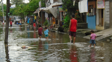 الفيضانات تغمر 64 قرية في كوناوي ، جنوب شرق سولاويزي ، وتشريد الآلاف